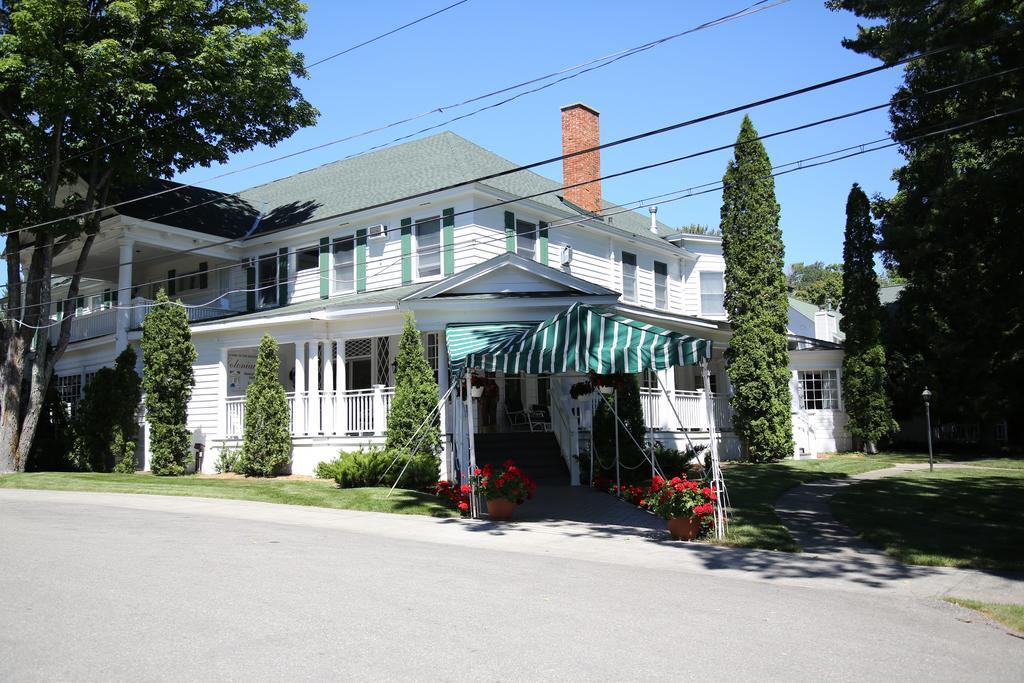 Colonial Inn ハーバー・スプリングス エクステリア 写真