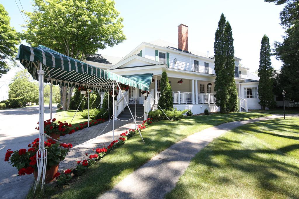 Colonial Inn ハーバー・スプリングス エクステリア 写真