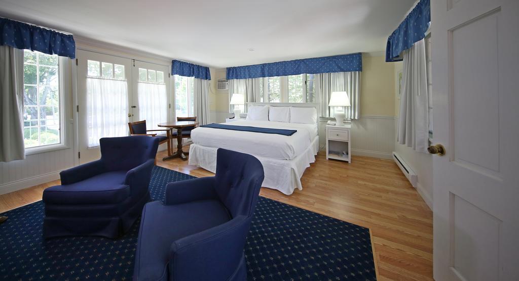 Colonial Inn ハーバー・スプリングス エクステリア 写真