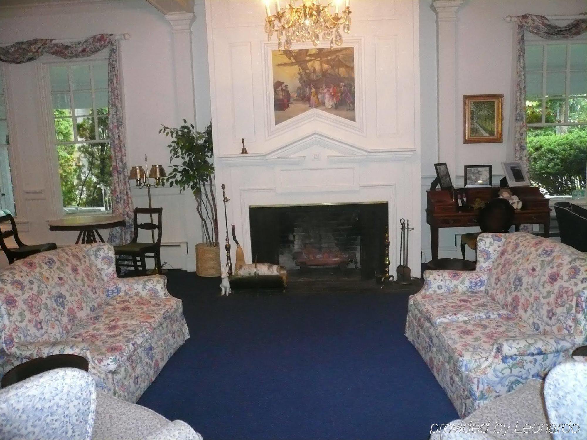 Colonial Inn ハーバー・スプリングス エクステリア 写真