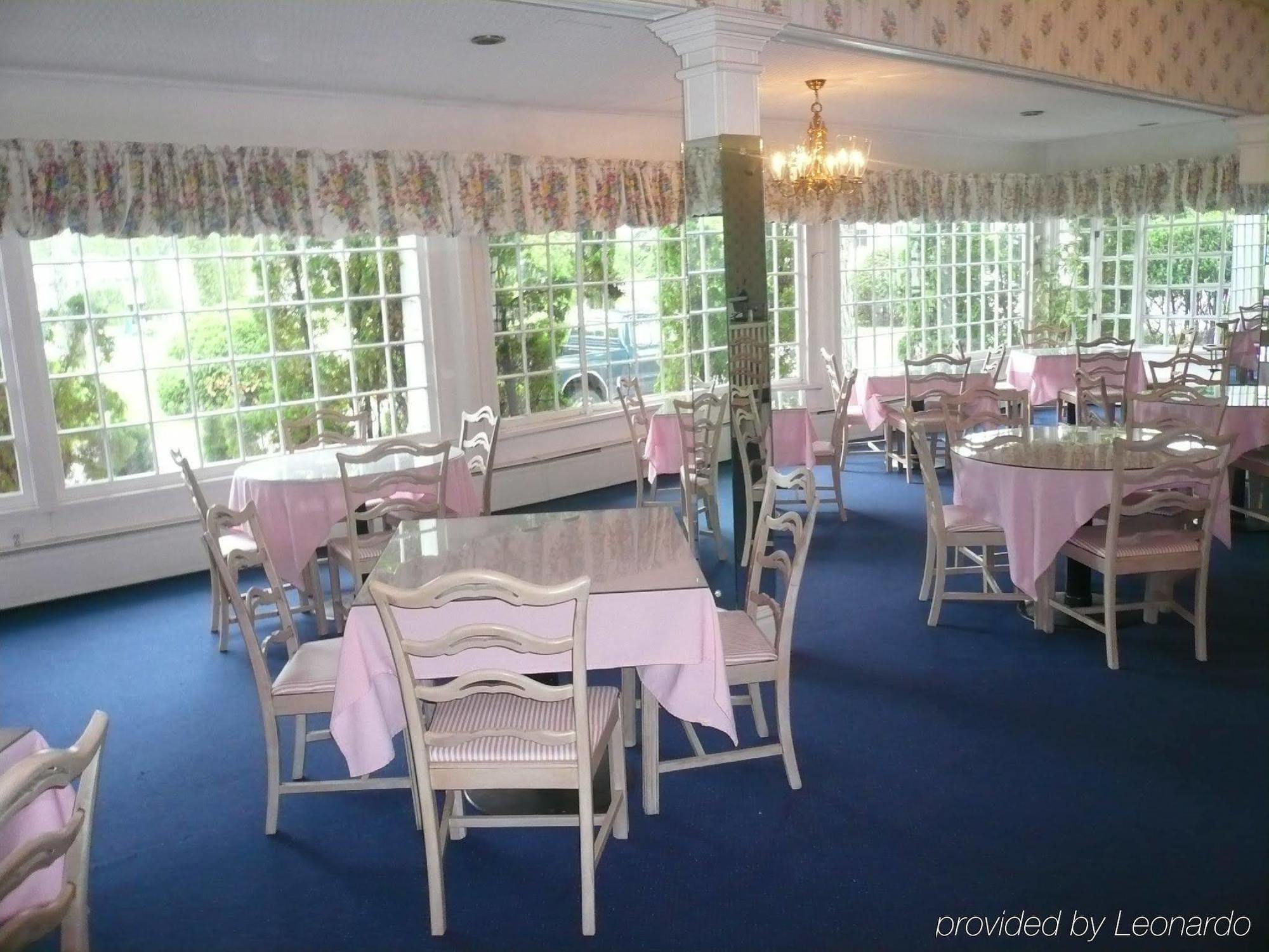 Colonial Inn ハーバー・スプリングス エクステリア 写真